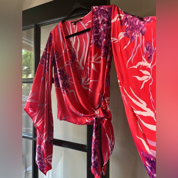 Sheri Bodell Pure Silk Bell Sleeve Blouse - Picture 4 of 5